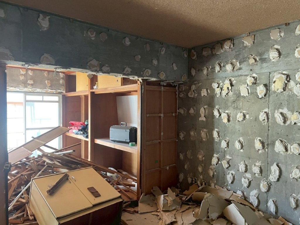 壁材撤去後のコンクリート躯体露出状態